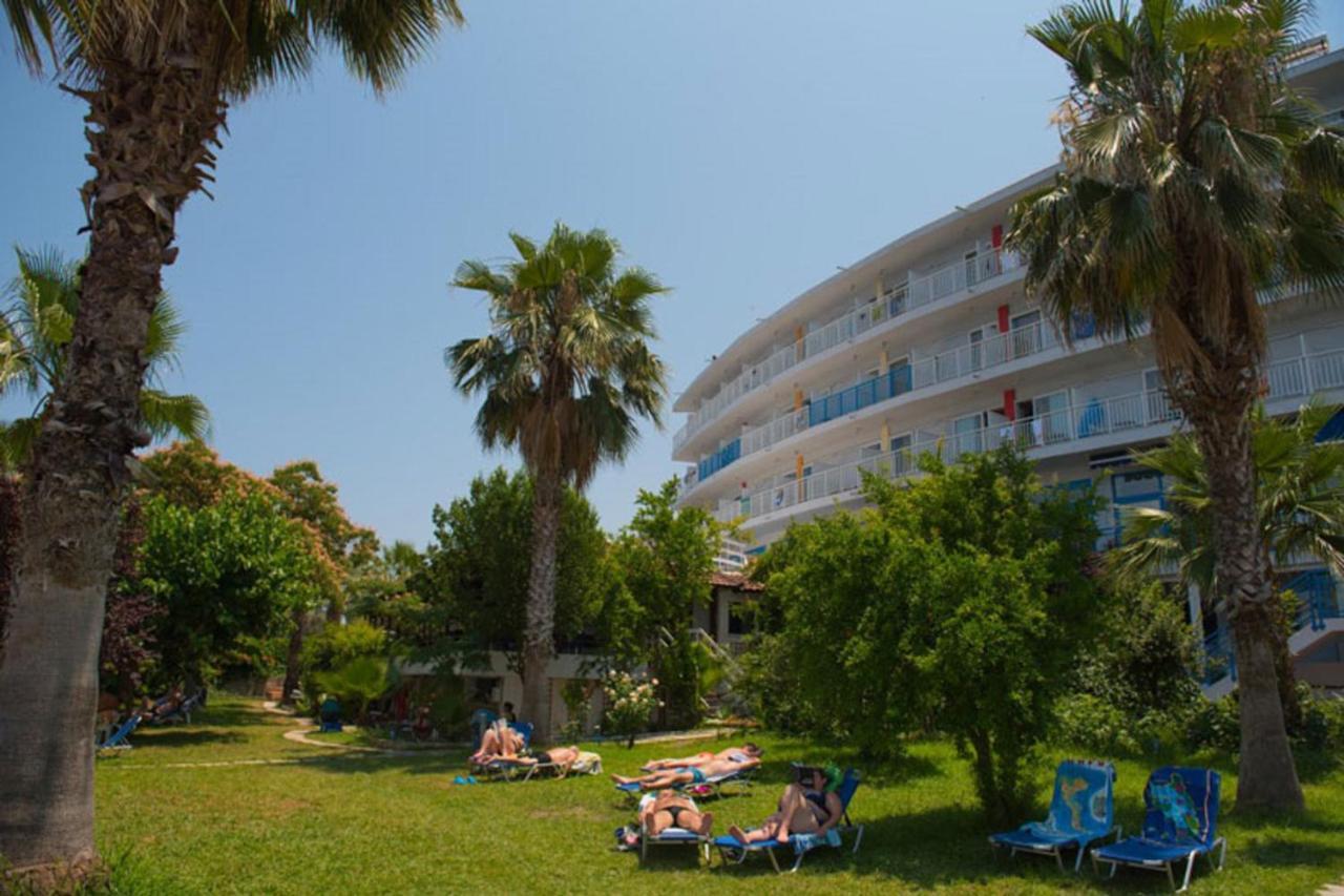 Hotel Sissy Kamena Vourla Ngoại thất bức ảnh