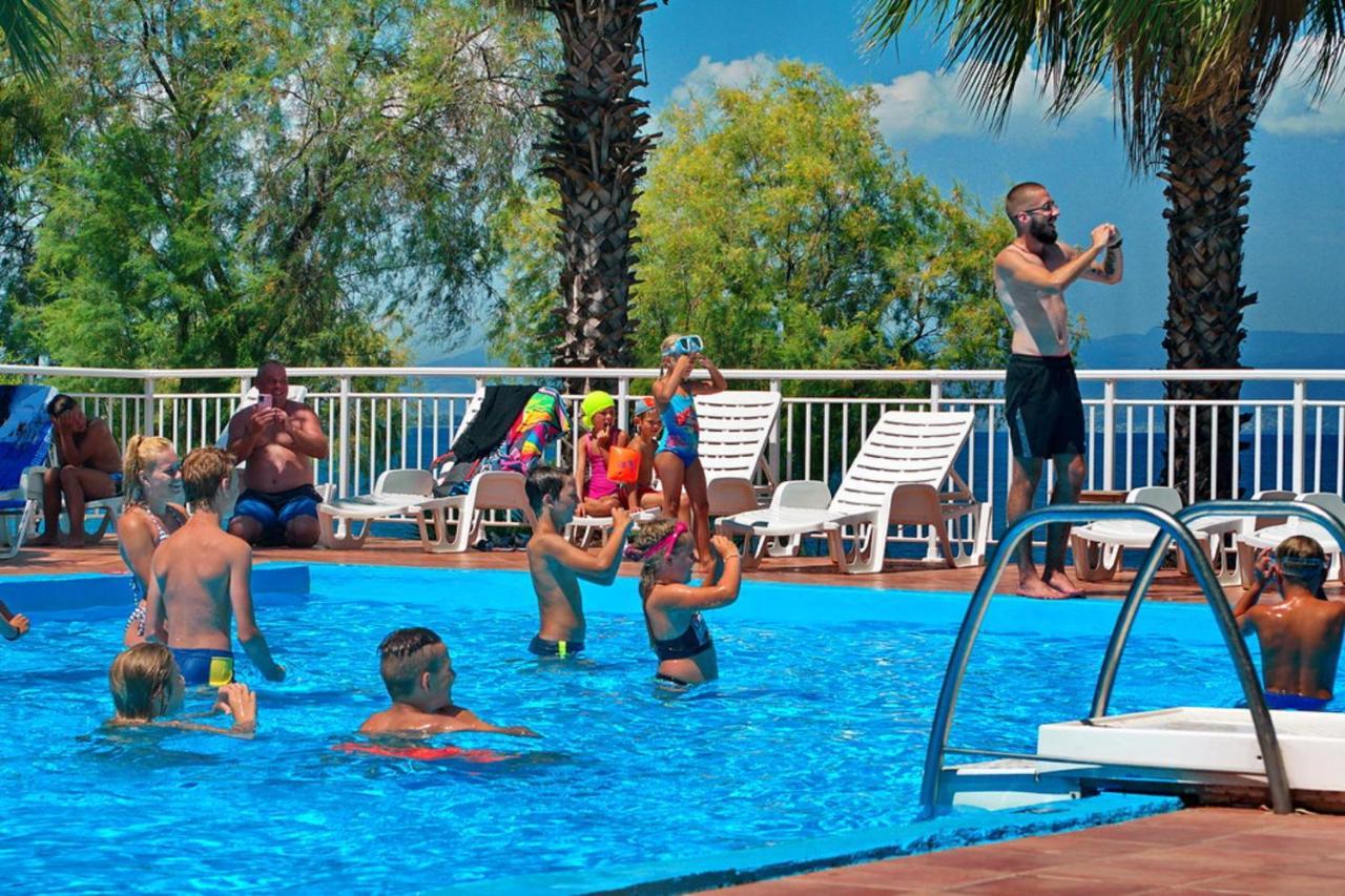 Hotel Sissy Kamena Vourla Ngoại thất bức ảnh