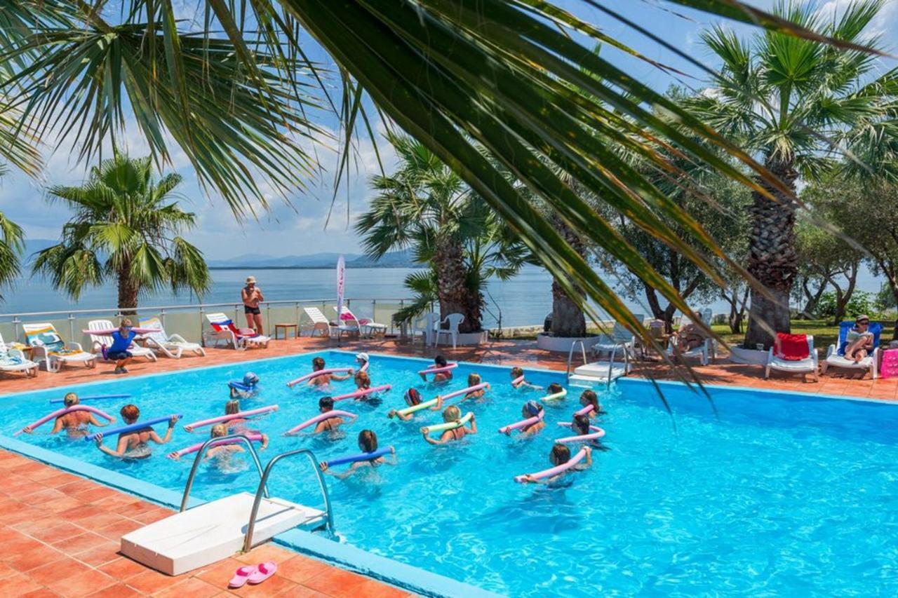 Hotel Sissy Kamena Vourla Ngoại thất bức ảnh