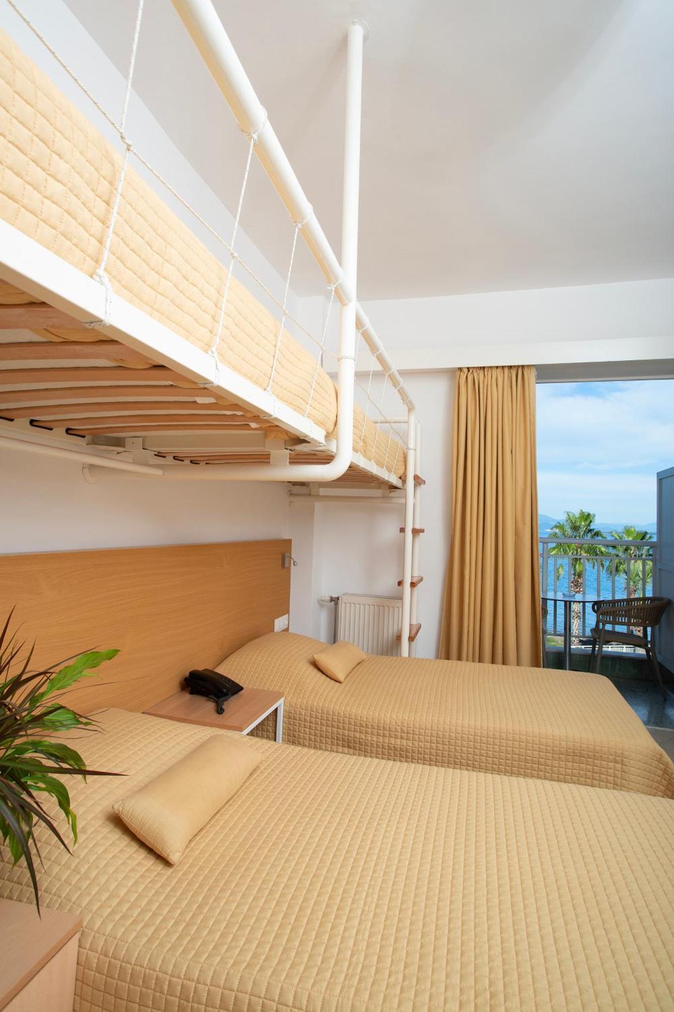 Hotel Sissy Kamena Vourla Ngoại thất bức ảnh