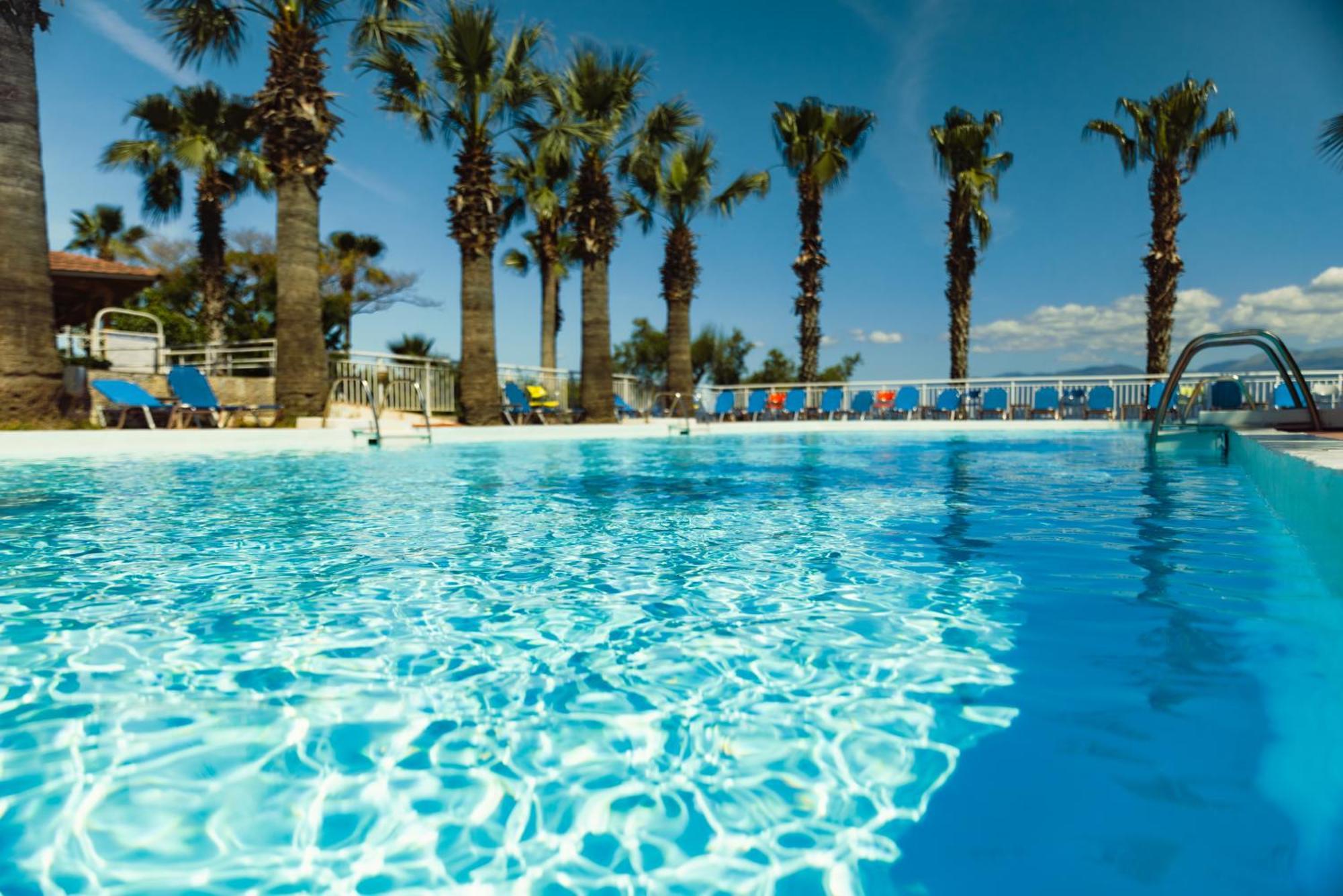 Hotel Sissy Kamena Vourla Ngoại thất bức ảnh