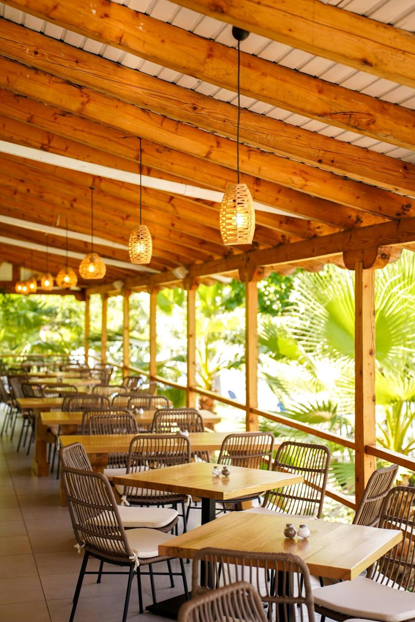 Hotel Sissy Kamena Vourla Ngoại thất bức ảnh